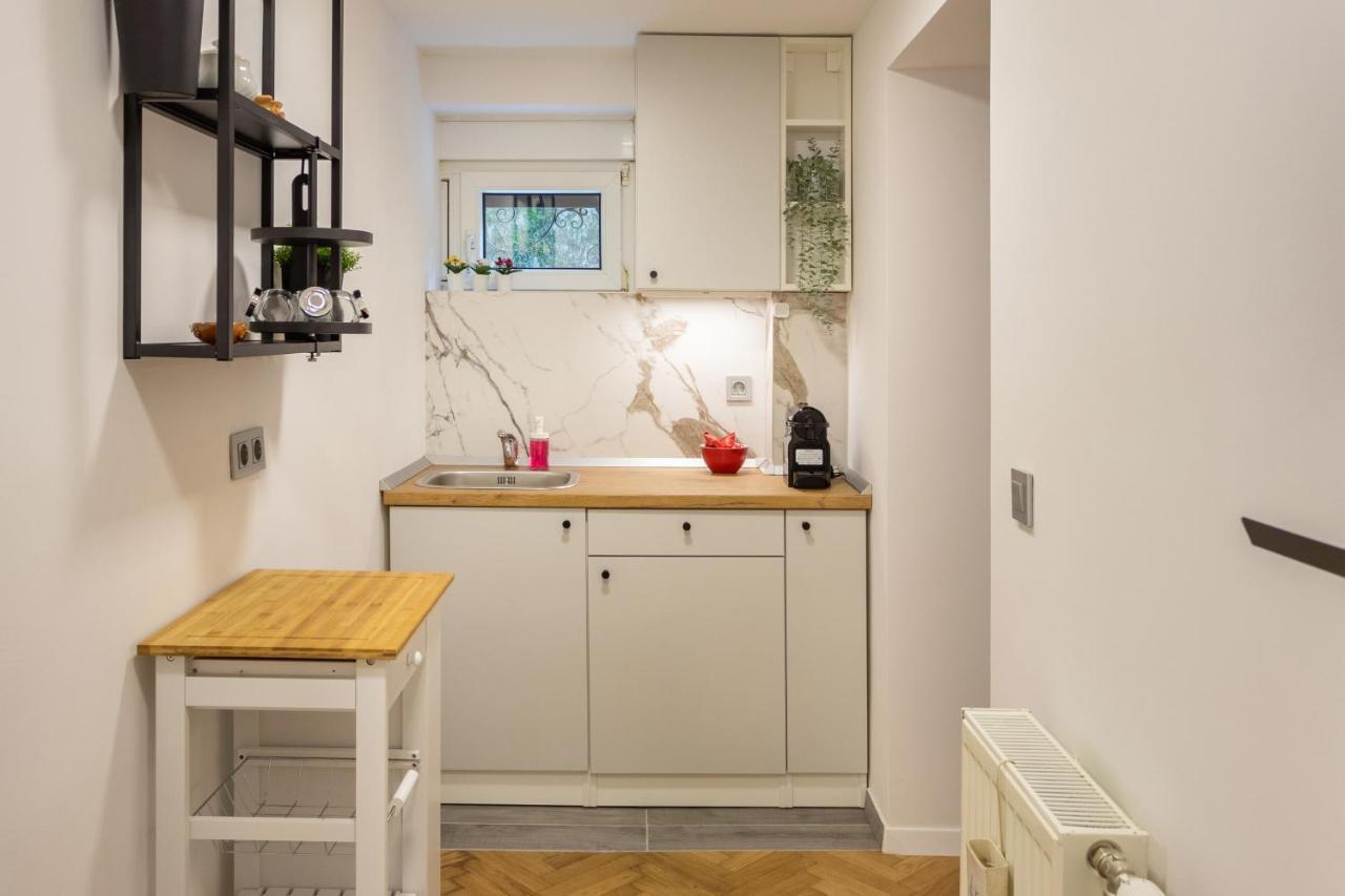 شقة Modern Studio Near British Square زغرب المظهر الخارجي الصورة